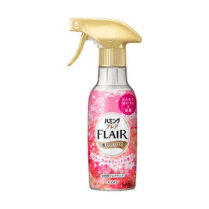 Xịt Thơm Làm Phẳng Quần Áo Kháng Khuẩn Kao Flair Hương Hoa Ngọt Dịu 270ml