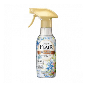 Xịt Thơm Làm Phẳng Quần Áo Kháng Khuẩn Kao Flair Hương Thảo Mộc 270ml